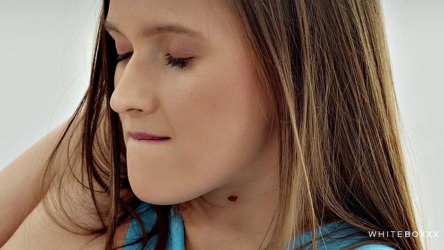 Стеная в ожидании, Стейси Круз даёт себя связать и отдается толстому члену Кристиана Клея, кайфуя от каждого движения глубоко внутри.