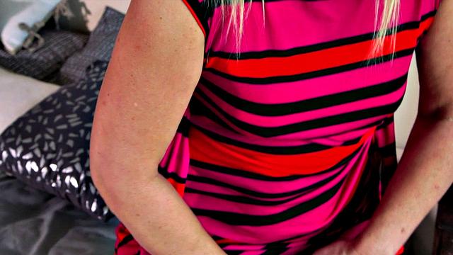 Can Justine Reach Her G-Spot?