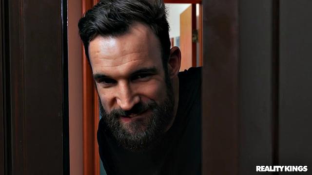 Roommate Threesome Exchange: Part 1