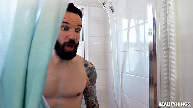 Roommate Threesome Exchange: Part 1