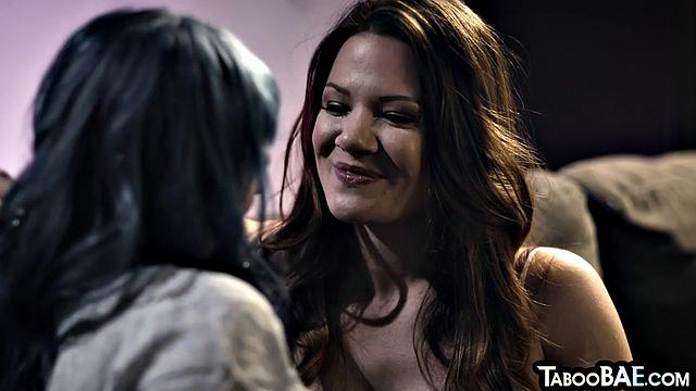 Stunning babes scissoring