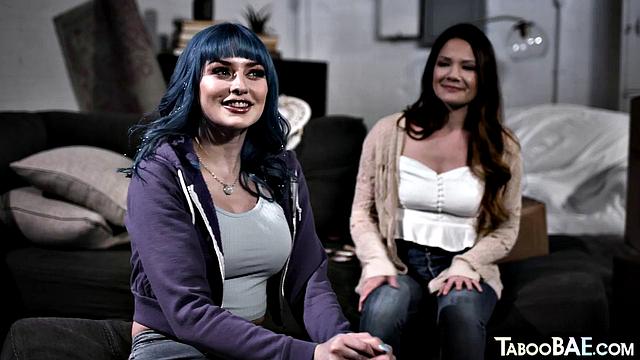 Stunning babes scissoring