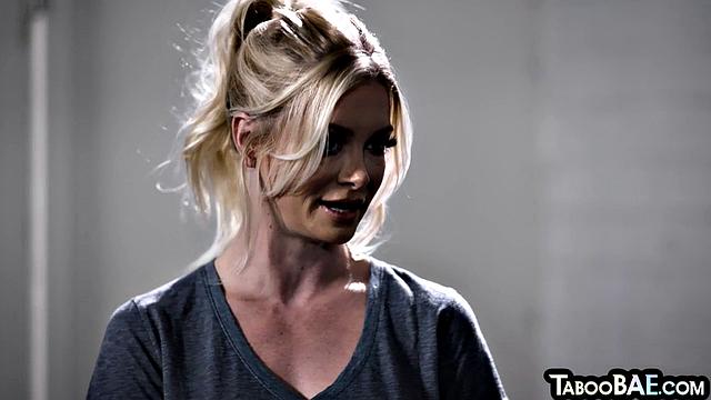 Stunning babes scissoring