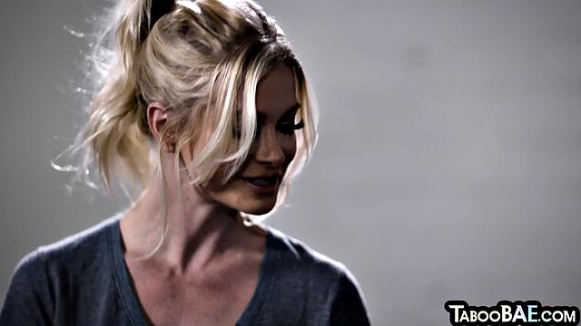 Stunning babes scissoring