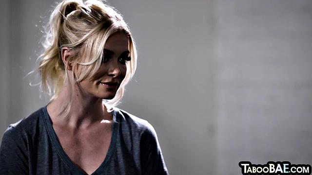 Stunning babes scissoring