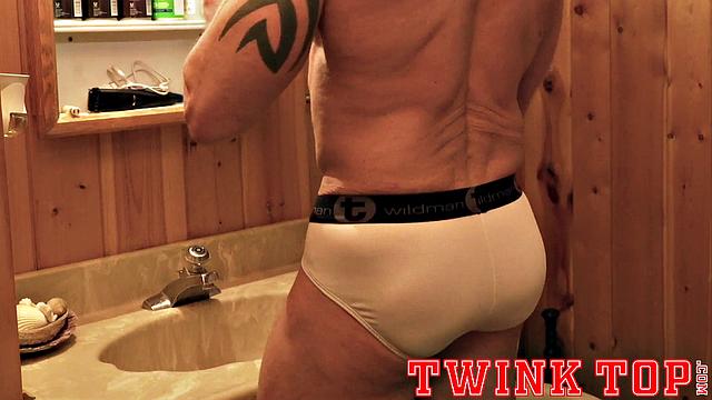 AUSTIN YOUNG - Sports Camp Newbie