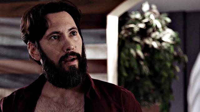 Stunning ginger babe sucks and gets doggystyled