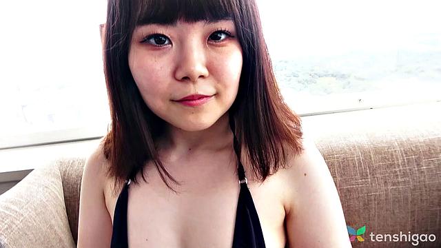 Айюми Хонда отчаянно врывается в мир японского порно