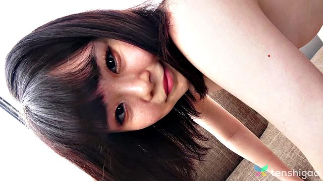 Айюми Хонда отчаянно врывается в мир японского порно