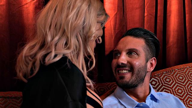 Sexy Stripper Linzee Ryder hooks up with a married man