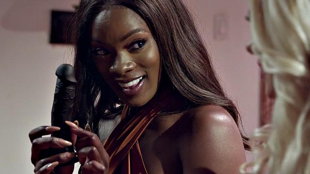 Lesbian Ebony babe pussyfingered by busty blonde MILFY