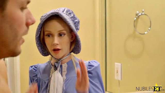 стройная блондинка kate bloom трахается в кружевном белье и трусиках