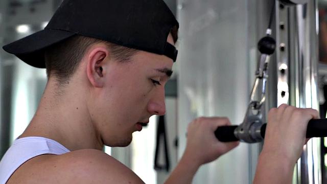 Muscles twink deepthroats buff after gym training