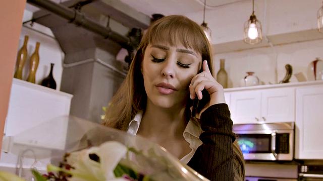 Inked bigbooty babe passionatley rides lovers cock