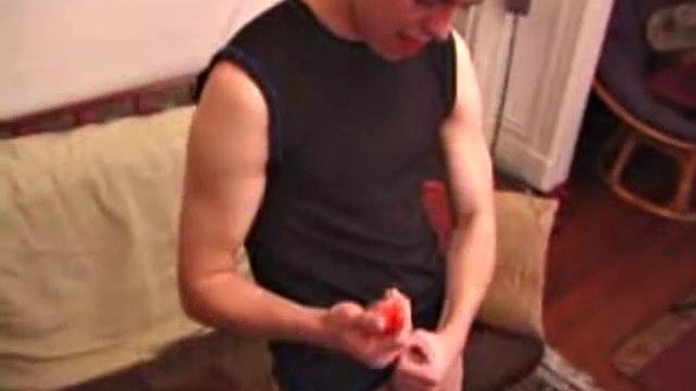 Брейди Уокер дрочит