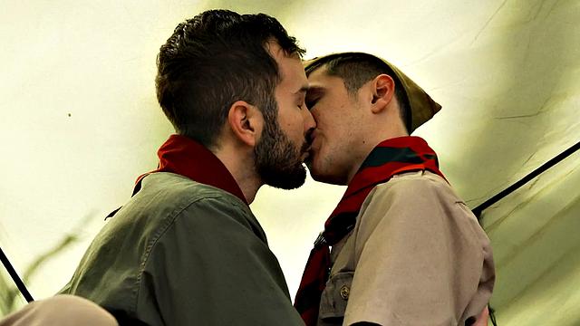 Hairy patrol DILF bangs 21yo twink under tent