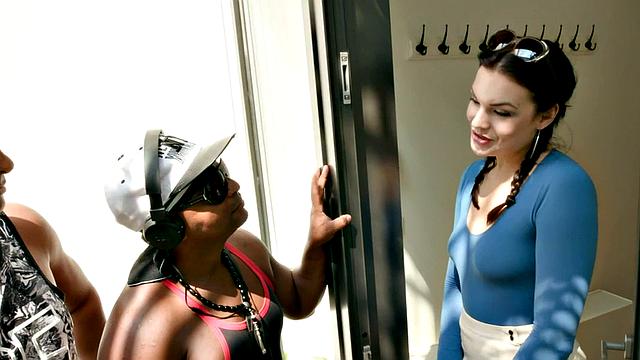 IR DP babe pussy creampied after deep round