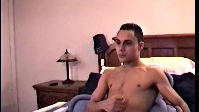 прямой парень сосёт-а потом спрашивает, почему раньше не пробовал