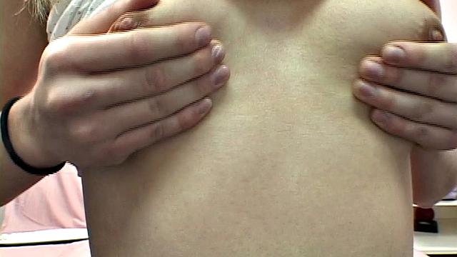 Little Summer Live Chat and Fingering Closeup