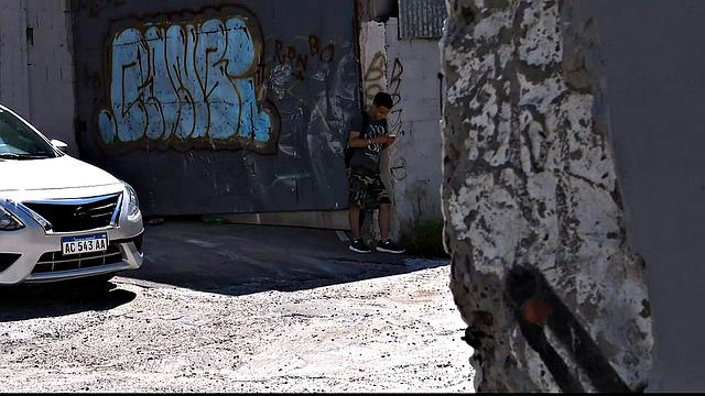 Камерман с огромным хуем ведет игру по своим правилам