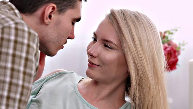 Casual Teen Sex - Polly White - Blonde teen spontaneous anal
