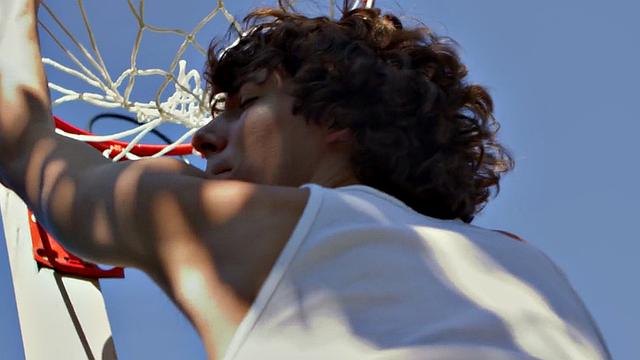 Rimjob long hair guy fucks str8 twink in tight asshole