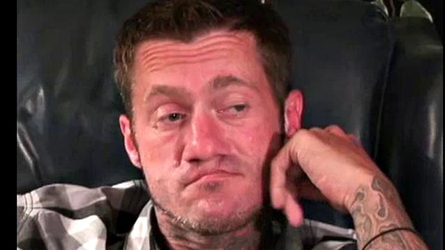 смотри, как дьюи дрочит и кончает