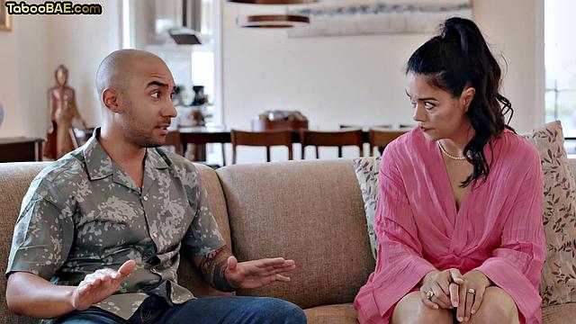 Cockhungry babes pussyfucked in 3some