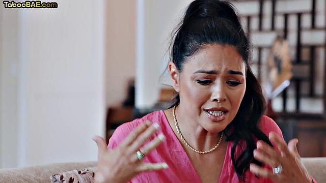 Cockhungry babes pussyfucked in 3some