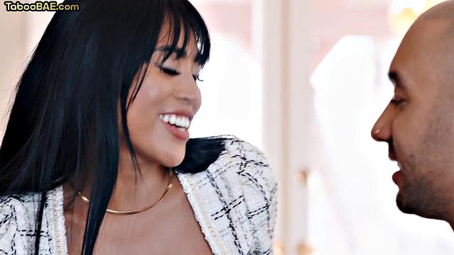 Cockhungry babes pussyfucked in 3some