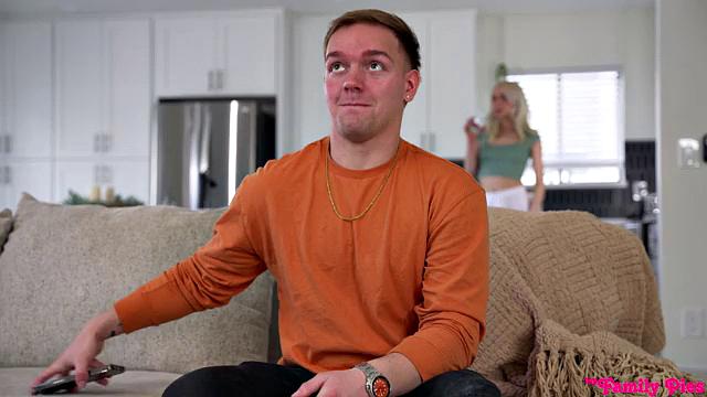 April 2023 Flavor Of The Scarlett Hampton - S3:E9