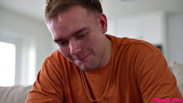 April 2023 Flavor Of The Scarlett Hampton - S3:E9