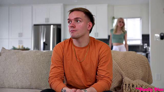 April 2023 Flavor Of The Scarlett Hampton - S3:E9