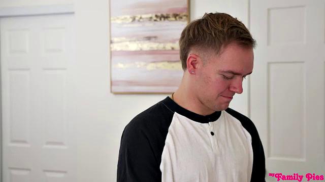 April 2023 Flavor Of The Scarlett Hampton - S3:E9