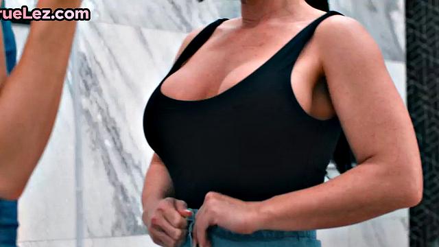 Stunning Lesbian toyed in pussy