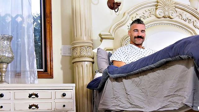 Tattooed Nurse With Big Tits Luna Skye Is Horny And Wants To Fuck Patient