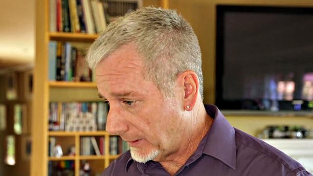 Няня хочет надбавку, но сперва двоечку себе засадит на диване