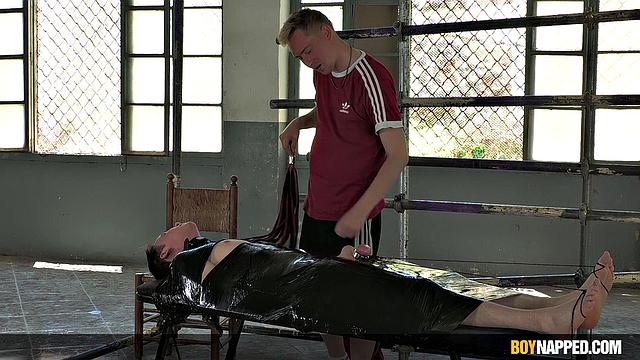 Играем с твинком Джастином - Часть 2 - Джастин Тьемпо и Эштон Брэдли