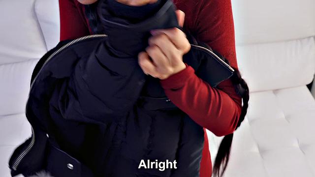 латинка в очках получает в киску и жопу на улице