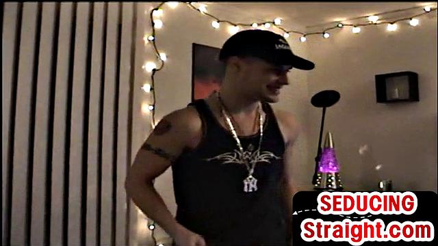 Homemade solo guy with tattoos wanks cock at home