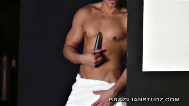 Tommy happens upon Gregorio Guerrero and Manuel Lozano relaxing in a video lounge. Gregorio's thick muscles and hard body are only enhanced by his beautiful face and huge.