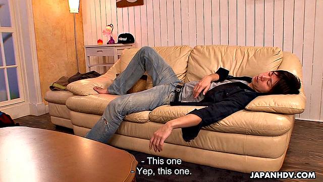 Karin Yazawa is having fun with her best friend