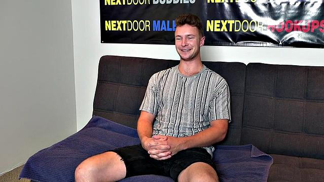 Handsome hairy amateur stud wanks on casting