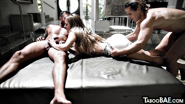 Cockhungry babe drilled in 3some