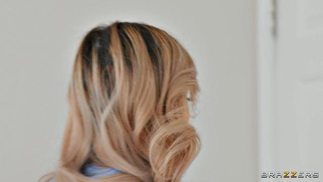 Big Natural Babe Gets Double Dickdown She Thirsts For