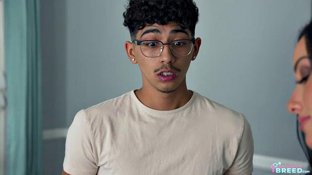 Stepmom Wants Fresh - S1:E6