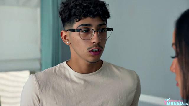 Stepmom Wants Fresh - S1:E6