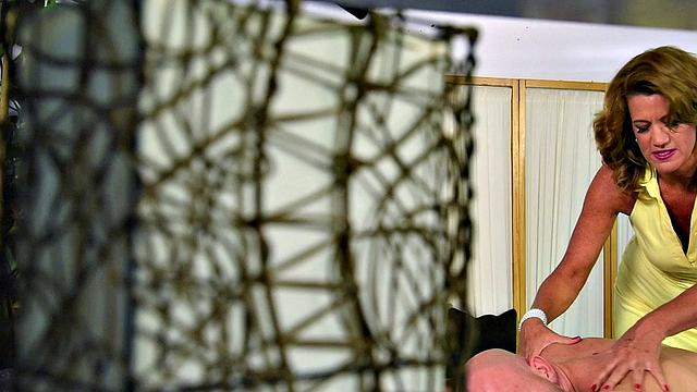 у даньеллы целый список, но в итоге ей нужен только жёсткий анал