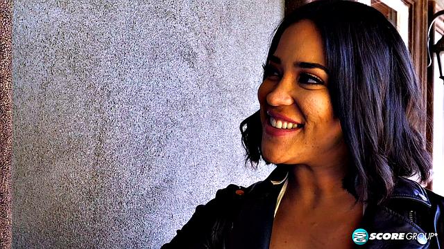 Sahara Leone with her photographer