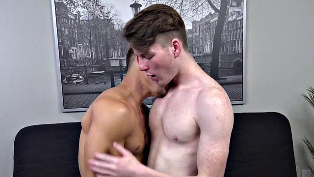 FTM guy with operated pussy gets fucked after kissing